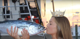 Destin Fishing Rodeo Miss Destin Kisses Fish