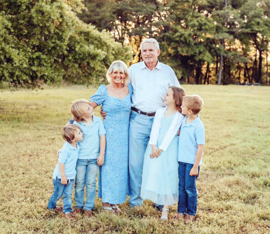 Mary Anne Windes w Grandchildren